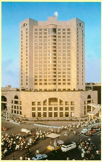 ��͉������X